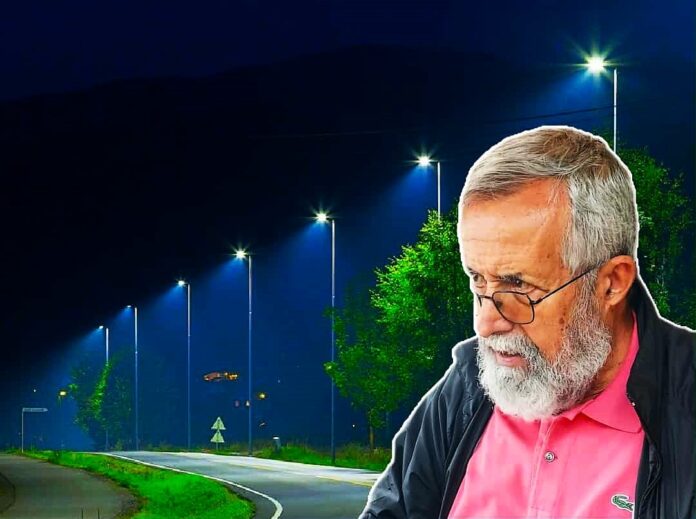 LED Baltas